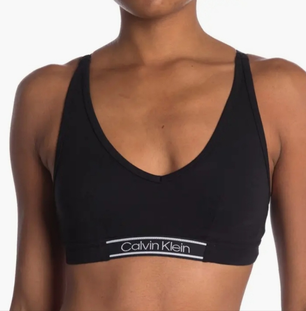 🌺CALVIN KLEIN BRAND NEW LIGHTLY LINED BRALETTE SIZE M